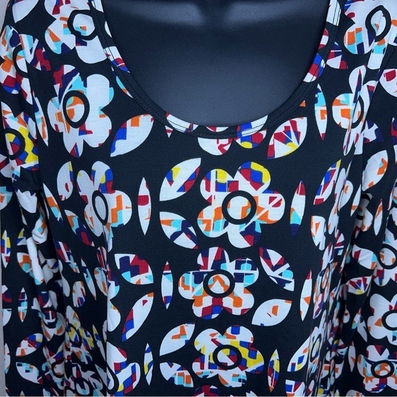 NEW LULAROE SMALL TOP BLACK COLORFUL FLORAL PRINT - Picture 7 of 12
